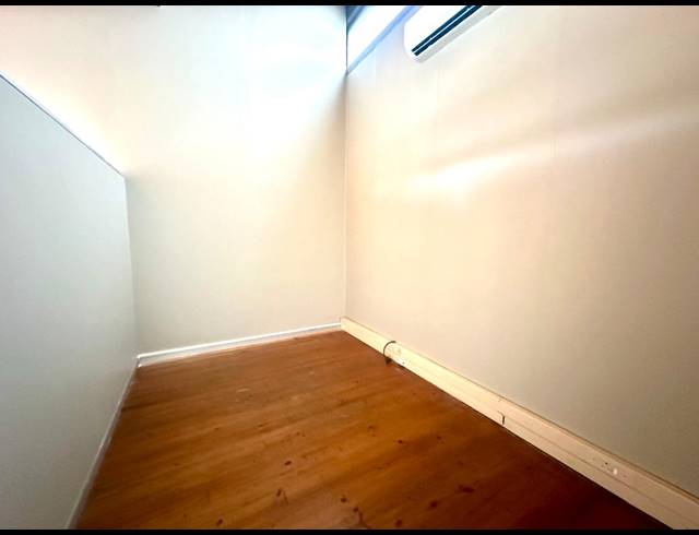 108M² BUSINESS CENTRE TO LET IN RANDHART